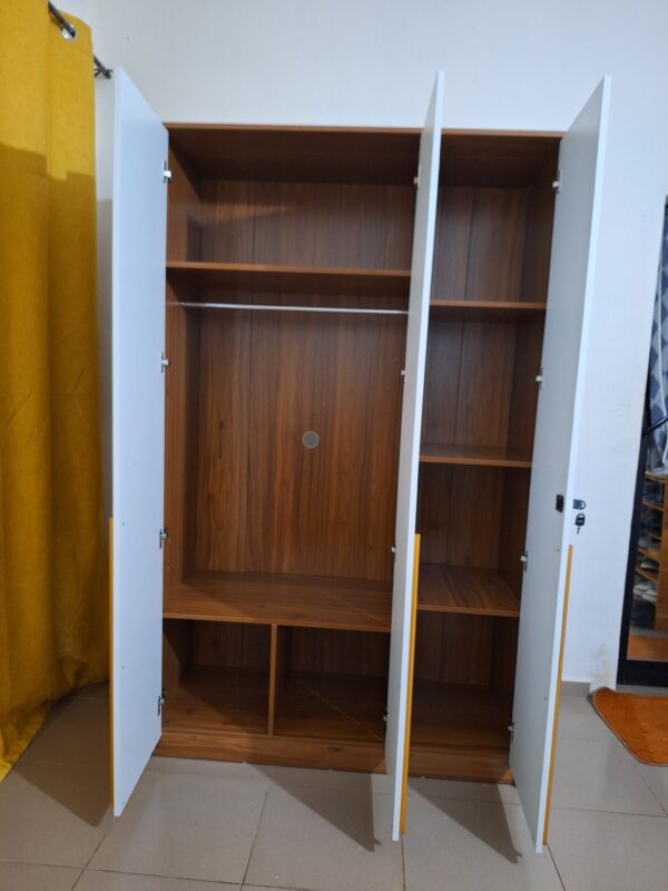 Armoire Penderie 3 Portes – Bois & Blanc – 196x120x50 cm – Image 3