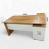 Donnez de l’allure à votre espace professionnel avec ce bureau de direction en angle au design contemporain. Avec ses dimensions de 160 x 140 cm, il est parfait pour offrir un confort de travail optimal, que ce soit dans un bureau de direction, un espace partagé ou une salle de réunion moderne. ✅ Spécifications : - Taille : 160 cm de longueur x 140 cm de retour - Épaisseur du plateau : 2,5 cm - Style : Design épuré et professionnel - Couleurs : Plateau bois clair, base blanche - Matériaux : Bois mélaminé de qualité supérieure - Fonctionnalité : Rangements intégrés, montage facile 🎯 Pourquoi choisir ce bureau : - Idéal pour un espace de direction ou un poste de travail complet - Permet d’organiser efficacement vos outils et documents - Style élégant s’adaptant à tout type de décoration professionnelle - Livraison disponible sur Lomé et toute l’étendue du territoire togolais 📦 Disponible sur Matosshop.tg 92569256